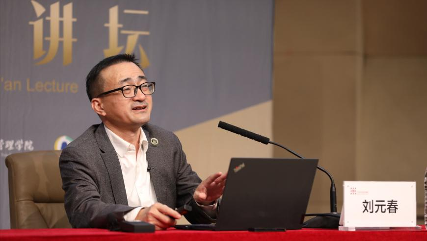 飞机滑行乘客非要上厕所并辱骂砸门,精准澳门三肖三码凤凰网,经典解释落实_免费版V3.9