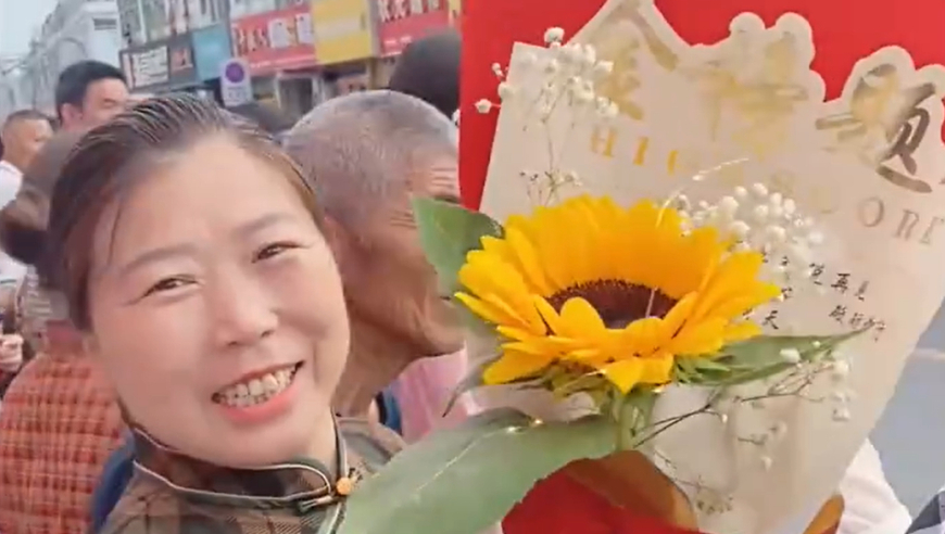 重庆立交桥压拆迁户屋顶系谣言,48kccm澳彩资料图正版下载,机构预测与落实方法揭秘_开发版V10.6